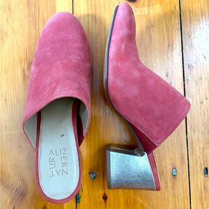 Naturalizer Daria dusty pink suede mule, size 9 (fits like 9.5)